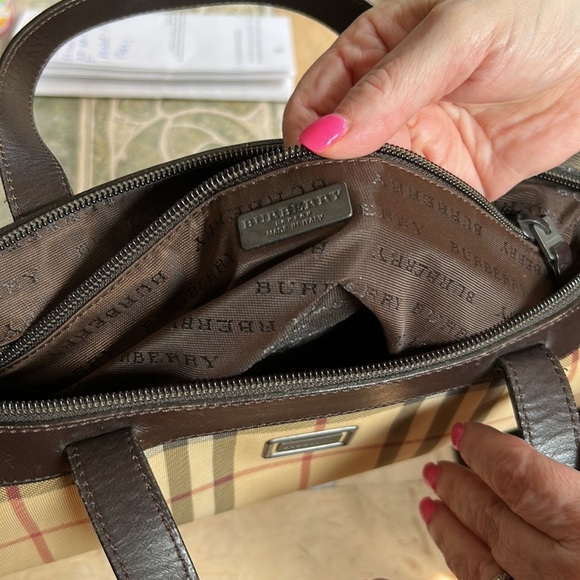 Brand: Burberry Color: Tan checked Burberry pattern - Picture 6 of 6